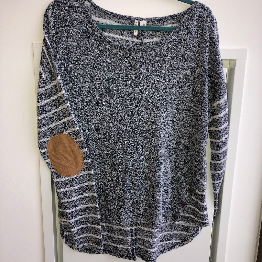 Long sleeve two pattern sweater